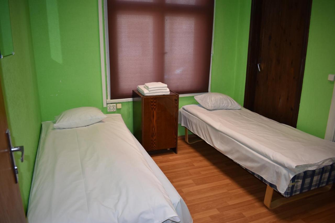Budget Hostel بارنو المظهر الخارجي الصورة